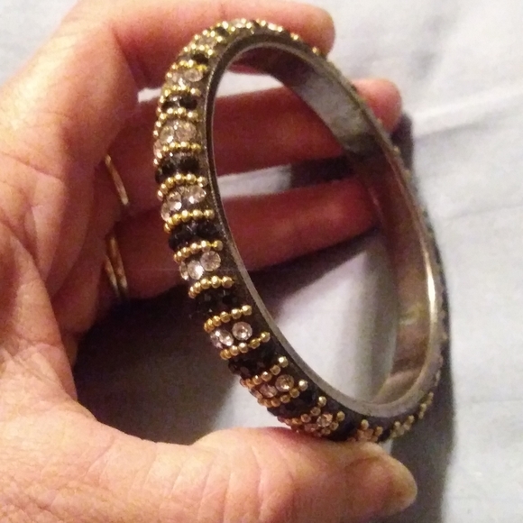Gold bangle bracelet w/accents - Picture 6 of 6